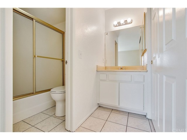 Detail Gallery Image 17 of 29 For 726 Elm Ave #304,  Long Beach,  CA 90813 - 2 Beds | 2 Baths