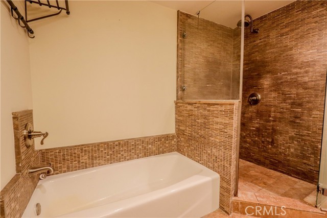 Detail Gallery Image 20 of 29 For 1420 S Bundy Dr #105,  Los Angeles,  CA 90025 - 3 Beds | 2 Baths