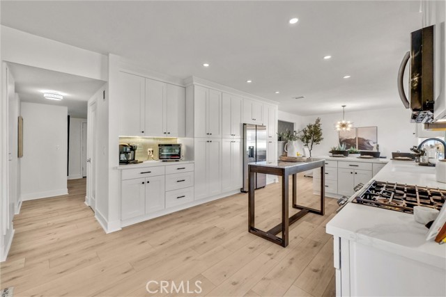 Detail Gallery Image 10 of 34 For 9122 Windsor Cir, Cypress,  CA 90630 - 4 Beds | 3 Baths