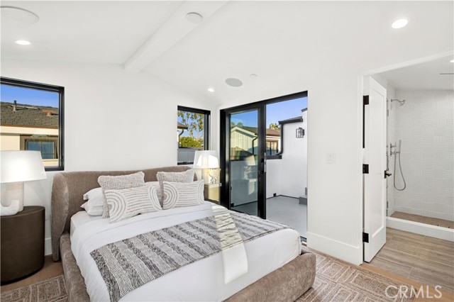 Detail Gallery Image 14 of 21 For 605 1/2 Carnation, Corona Del Mar,  CA 92625 - 2 Beds | 2/1 Baths