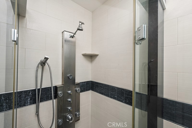 https://media.crmls.org/medias/18947e01-3497-4532-9297-ccae9055d18f.jpg?preset=X-Large