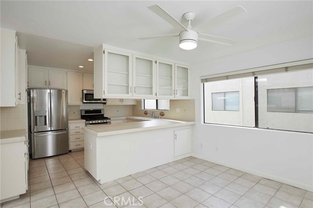 6121 Shoup Avenue, Woodland Hills CA: https://media.crmls.org/medias/1894ea3c-4477-428a-8d14-dd26b42e1274.jpg