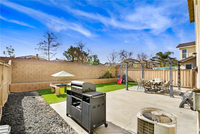 Detail Gallery Image 24 of 26 For 33553 Cedar Creek Ln, Lake Elsinore,  CA 92532 - 3 Beds | 2/1 Baths