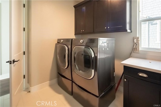 Detail Gallery Image 15 of 28 For 3827 Laurita Ave, Pasadena,  CA 91107 - 5 Beds | 5 Baths