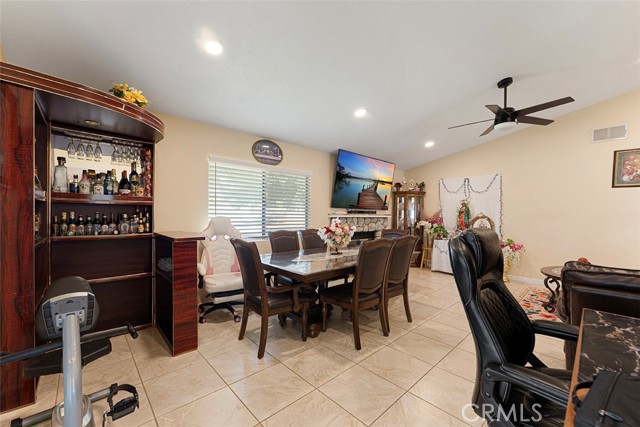 6860 27th Street, Jurupa Valley CA: https://media.crmls.org/medias/1895bee6-339b-42ca-8a04-3db9a6d48928.jpg
