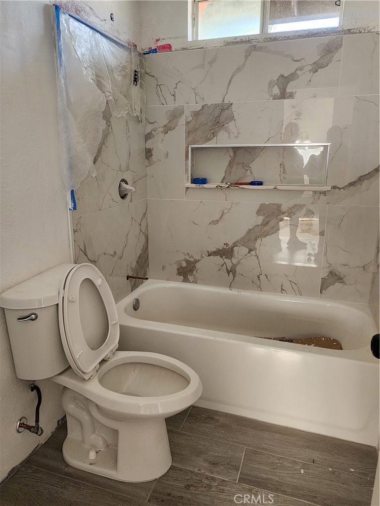 https://media.crmls.org/medias/18969d2e-c457-473a-8d64-2631a8515d88.jpg?preset=X-Large
