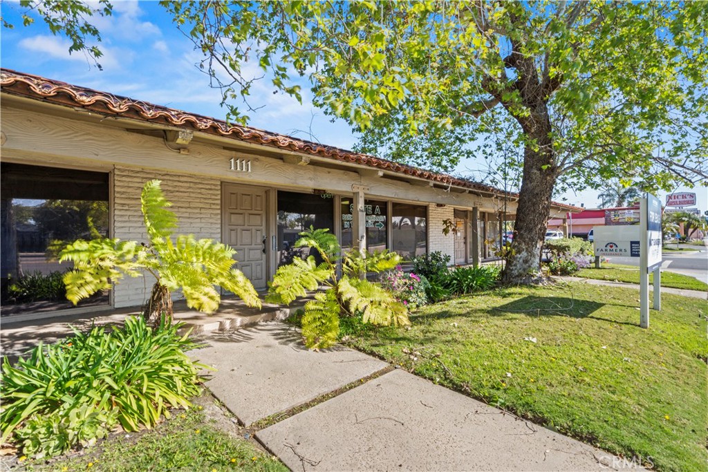1111 E Commonwealth Avenue, Fullerton, CA 92831