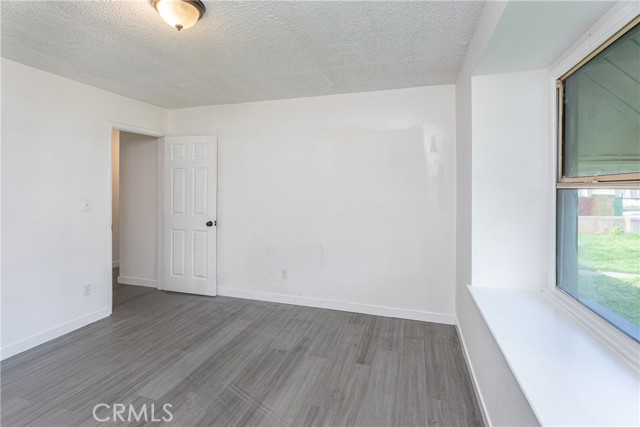 Detail Gallery Image 9 of 33 For 1142 E 119th St, Los Angeles,  CA 90059 - 4 Beds | 2 Baths