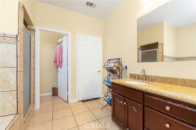 39600 Calle Gayube, Hemet CA: https://media.crmls.org/medias/18975618-0350-4324-a4e2-bff37694784a.jpg