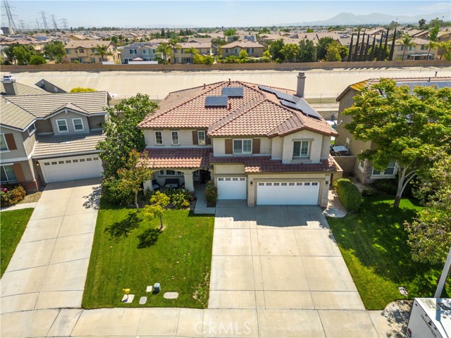 Detail Gallery Image 2 of 72 For 6628 Ruby Giant Ct, Corona,  CA 92880 - 5 Beds | 4/1 Baths