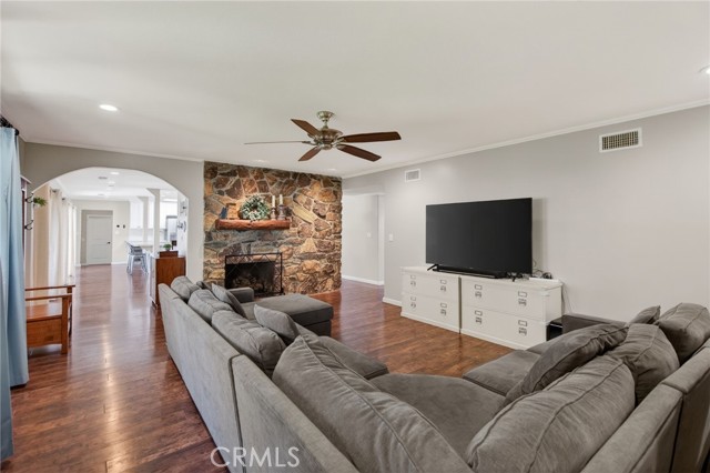 Detail Gallery Image 18 of 46 For 1986 Wetherly Way, Riverside,  CA 92506 - 4 Beds | 3 Baths