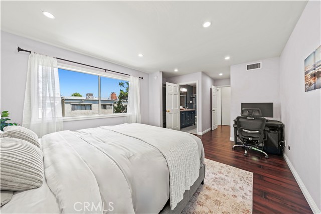 5215 Balboa Boulevard, Encino CA: https://media.crmls.org/medias/1897bbed-b65e-4851-b579-ca3bd88965aa.jpg
