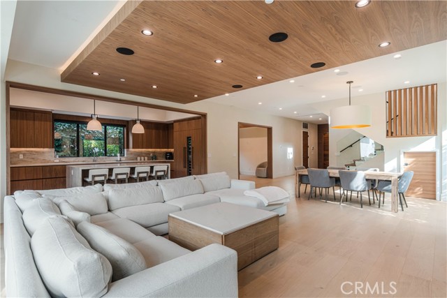 Detail Gallery Image 10 of 46 For 5075 Enfield, Encino,  CA 91316 - 4 Beds | 5 Baths