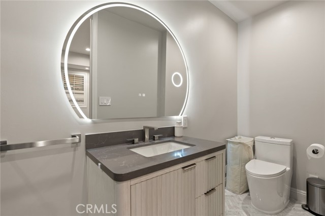 Detail Gallery Image 17 of 38 For 11500 San Vicente Bld #202,  Los Angeles,  CA 90049 - 3 Beds | 3/1 Baths
