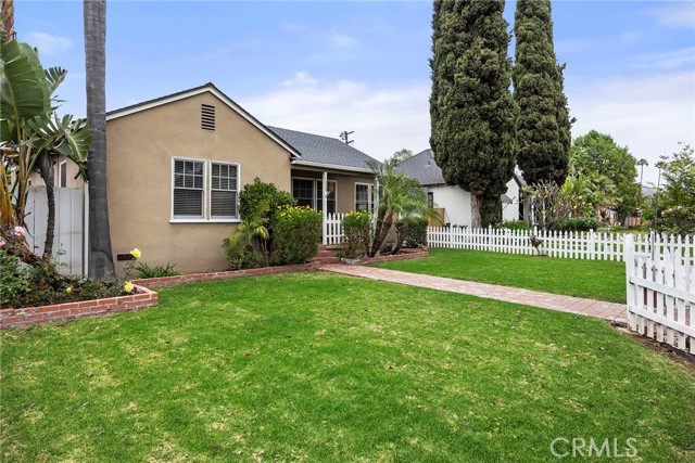 Detail Gallery Image 4 of 32 For 1229 Central Ave, Fullerton,  CA 92831 - 2 Beds | 1 Baths