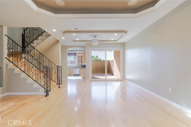 Detail Gallery Image 6 of 30 For 711 E Angeleno Ave #102,  Burbank,  CA 91501 - 3 Beds | 3 Baths