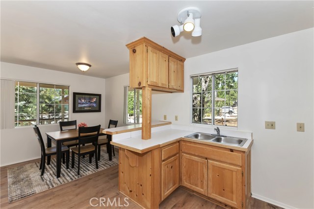 747 Boulder Bay, Big Bear Lake CA: https://media.crmls.org/medias/189a16d2-b6ec-4656-9f8e-ab7c83455242.jpg