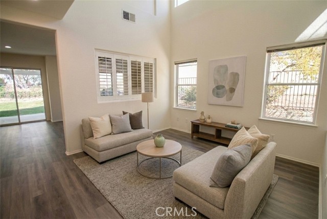 Detail Gallery Image 3 of 25 For 25713 Wordsworth, Stevenson Ranch,  CA 91381 - 3 Beds | 2/1 Baths