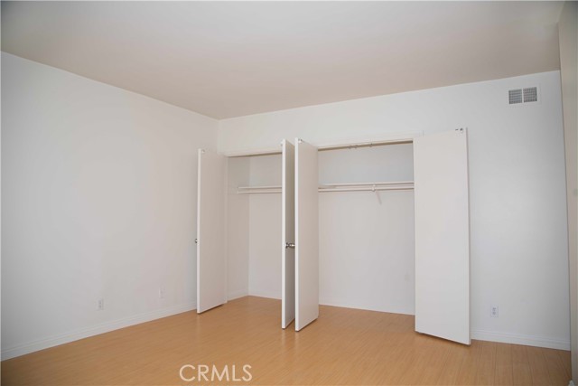 908 15th Street, Santa Monica CA: https://media.crmls.org/medias/189ac983-254b-4f7b-8a29-c1d84cbce72e.jpg