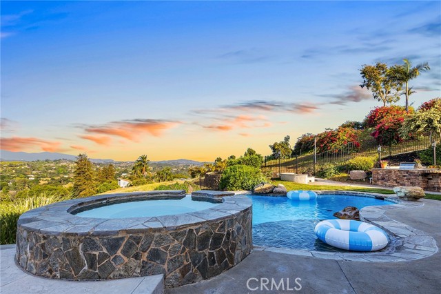 2278 Lindsey Court, Fallbrook CA: https://media.crmls.org/medias/189ae2c0-7ab7-4674-90a8-8c3119937c74.jpg