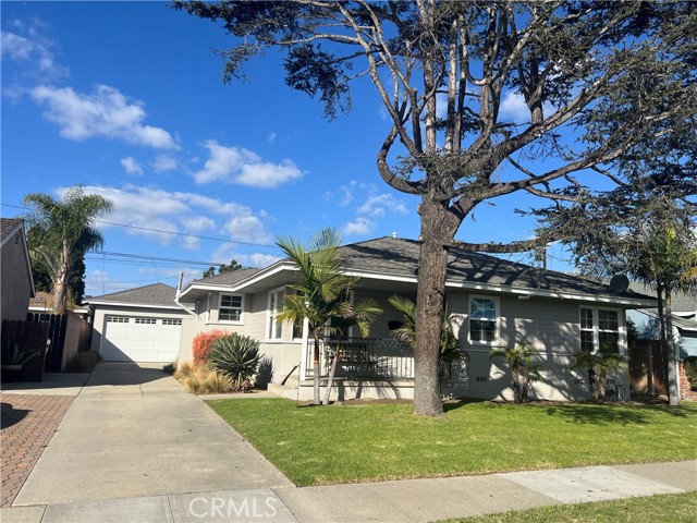 5541 Peabody Street, Long Beach, California 90808, 2 Bedrooms Bedrooms, ,1 BathroomBathrooms,Single Family Residence,For Sale,Peabody,OC25030658