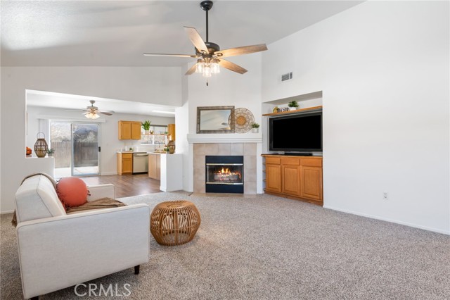 Detail Gallery Image 7 of 38 For 13293 Spicewood Ct, Victorville,  CA 92392 - 4 Beds | 2 Baths