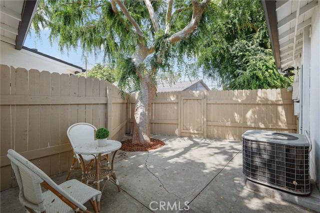 2482 New York Drive, Altadena CA: https://media.crmls.org/medias/189c0e70-8ae8-4ac0-bcf4-07e445a5a5d2.jpg