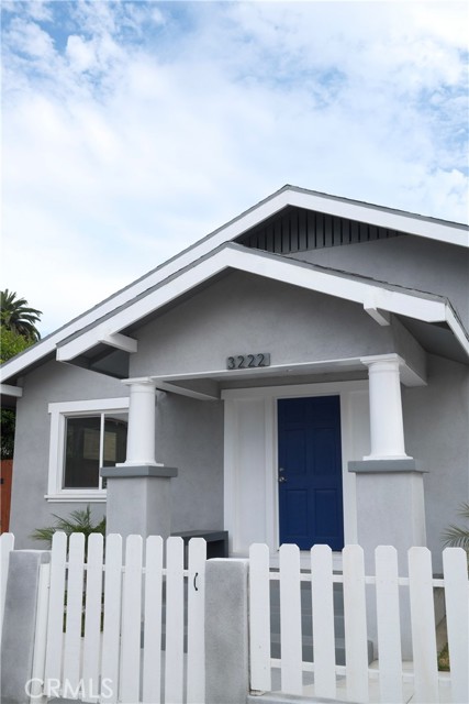 3222 E 10th Street, Long Beach CA: https://media.crmls.org/medias/189c61ab-ad59-42e7-86bb-8751481926e1.jpg