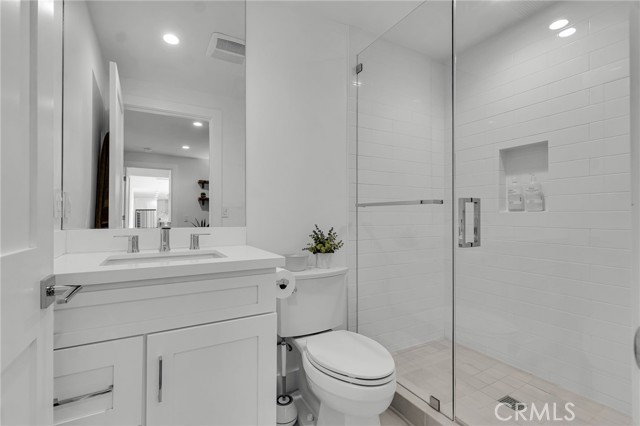 23241 Aetna Street, Woodland Hills CA: https://media.crmls.org/medias/189c8259-5371-4adf-939d-f4c9ffe2aca5.jpg