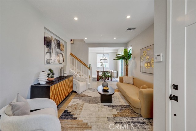 Detail Gallery Image 5 of 36 For 617 E Walnut Ave, Monrovia,  CA 91016 - 3 Beds | 3 Baths