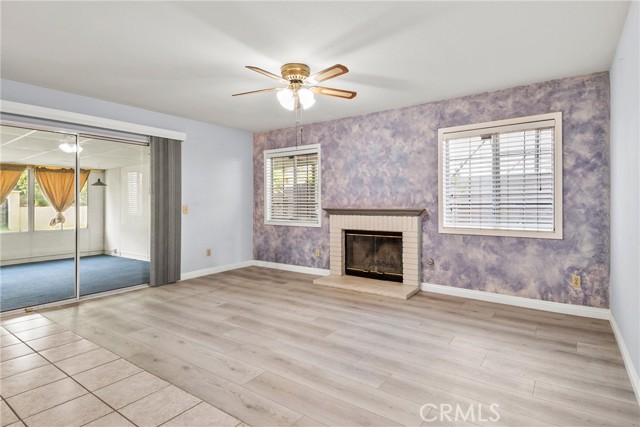 25708 Oak Ct, Moreno Valley CA: https://media.crmls.org/medias/189d21e1-3b59-4f5f-b19f-5da70df4cdfb.jpg