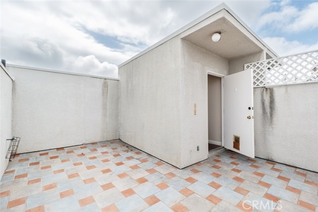 Detail Gallery Image 25 of 30 For 14631 Dickens St #7,  Sherman Oaks,  CA 91403 - 2 Beds | 2/1 Baths