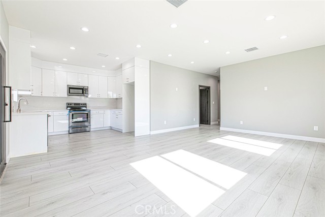 Detail Gallery Image 7 of 40 For 16646 Lahey St, Granada Hills,  CA 91344 - 3 Beds | 2 Baths