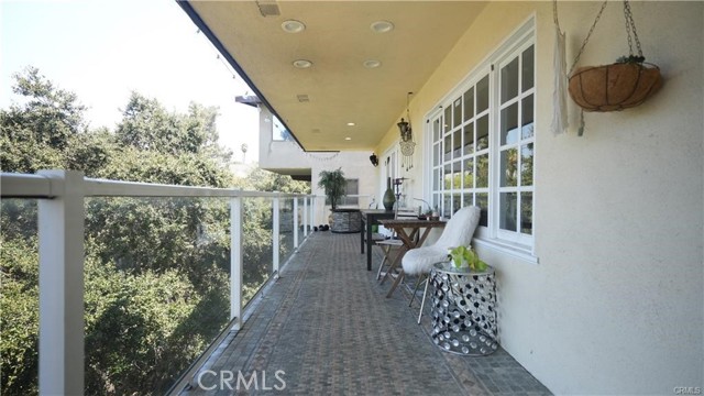 1537 Wildwood Drive, Eagle Rock CA: https://media.crmls.org/medias/189eb8cc-f20c-4cfb-9f58-36a3af126446.jpg