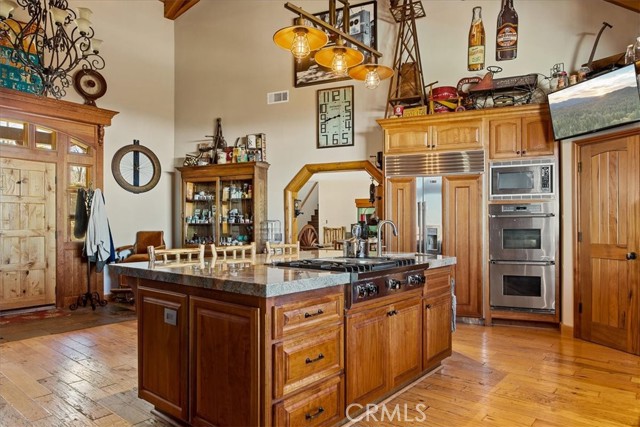 Detail Gallery Image 13 of 36 For 30753 Knoll View Dr, Running Springs,  CA 92382 - 4 Beds | 4 Baths