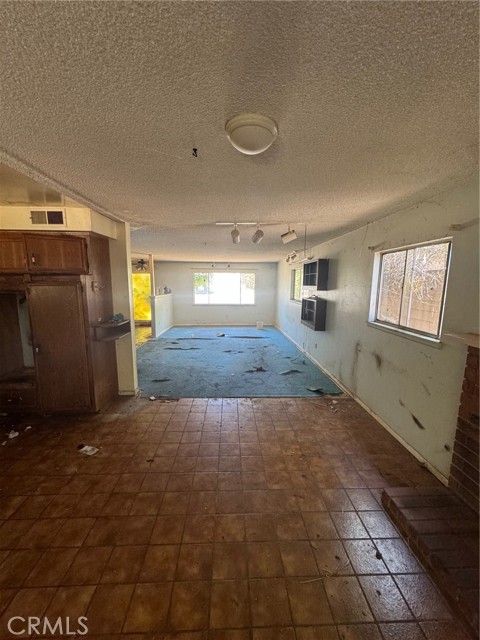 11502 Valjean Avenue photo 2