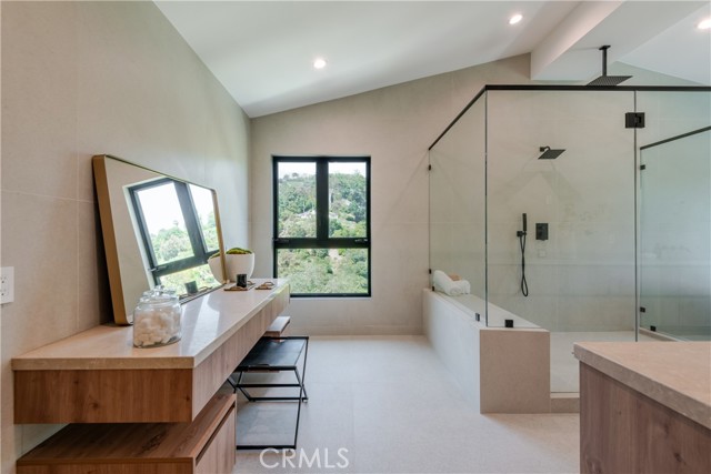 2608 Zorada Drive, Los Angeles CA: https://media.crmls.org/medias/18a0fa28-0d5c-49cf-be43-5a0a6a6f7f3a.jpg