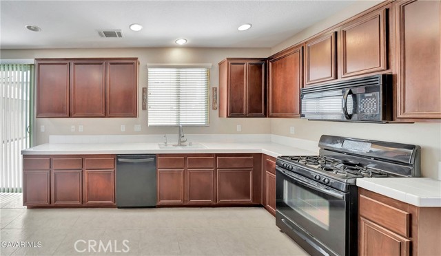Detail Gallery Image 23 of 56 For 2354 Crimson, Rosamond,  CA 93560 - 4 Beds | 2/1 Baths