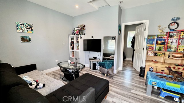 Detail Gallery Image 41 of 48 For 6916 Claire Ave, Reseda,  CA 91335 - 4 Beds | 3 Baths