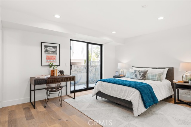 Detail Gallery Image 9 of 14 For 6506 N Contour Ln, North Hollywood,  CA 91606 - 3 Beds | 3/1 Baths