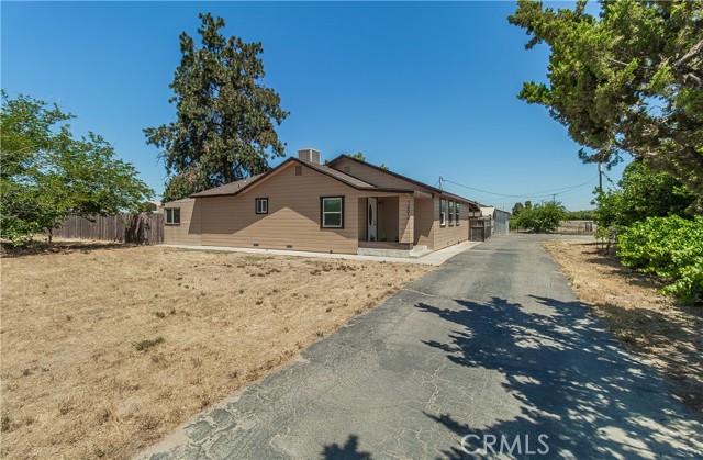 1492 W Sumner Avenue, Fresno CA: https://media.crmls.org/medias/18a2c152-e1dc-49e0-b5b0-8d4d33b0ba8f.jpg