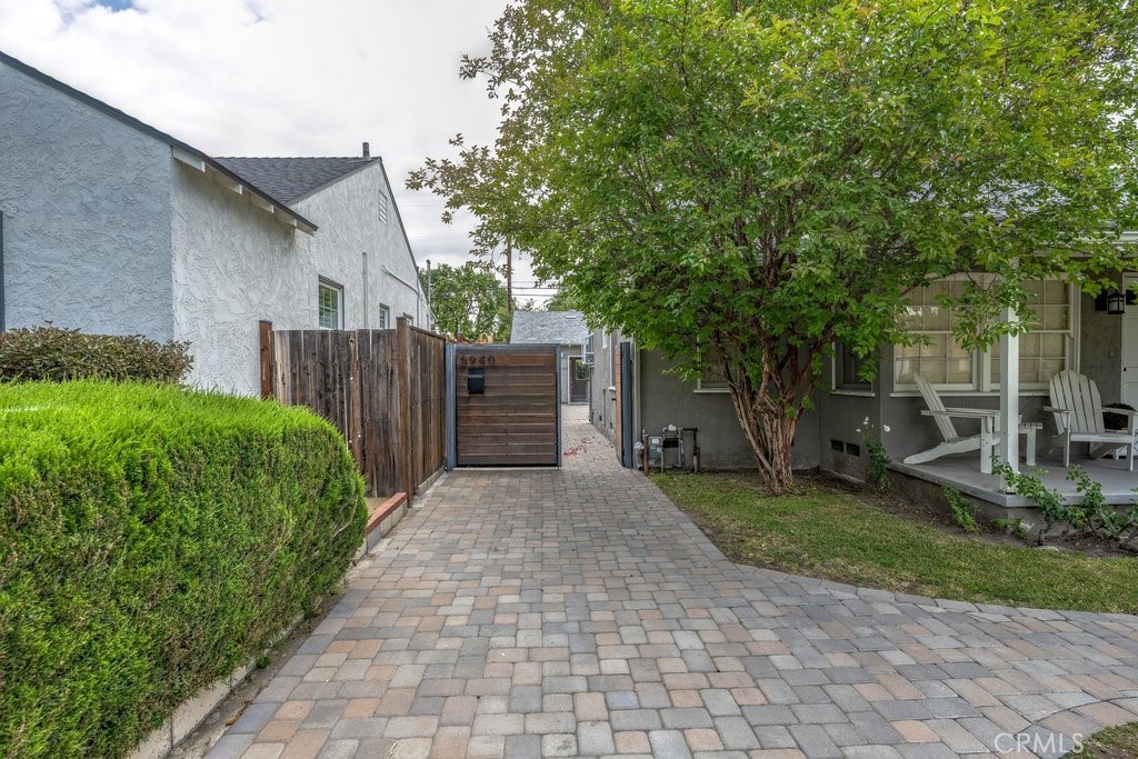https://media.crmls.org/medias/18a3282e-c6fc-4d25-bd0b-6b56db8d4189.jpg?preset=X-Large