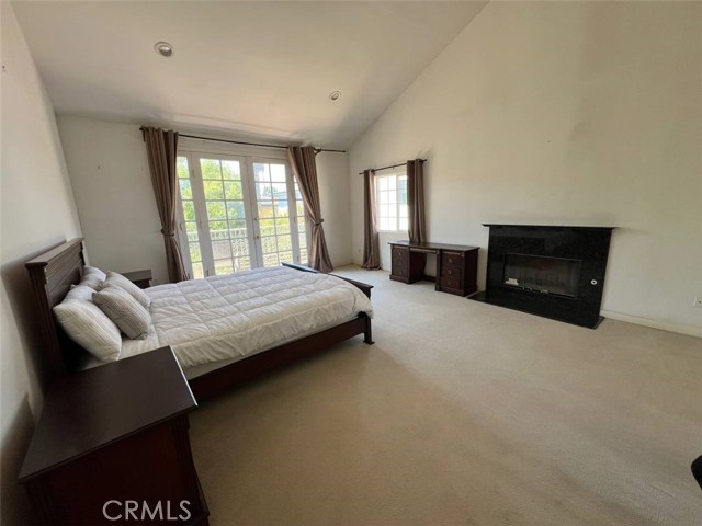 4751 Haskell Avenue, Encino CA: https://media.crmls.org/medias/18a32c91-d7b1-4533-a71f-820fae5c7281.jpg