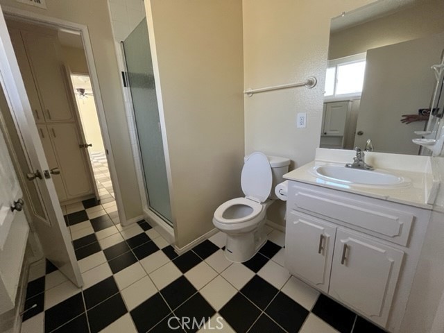 Detail Gallery Image 8 of 9 For 16211 Fantasia Ln, Huntington Beach,  CA 92649 - 3 Beds | 2 Baths