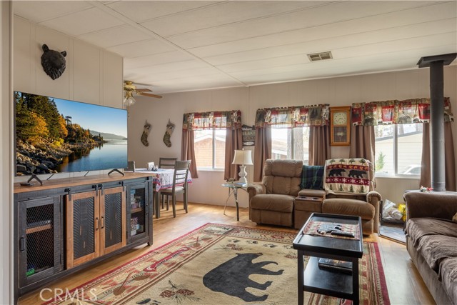 Detail Gallery Image 2 of 16 For 41150 Lahontan #B7,  Big Bear Lake,  CA 92315 - 2 Beds | 2 Baths