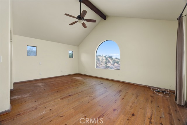30721 Condor Place, Tehachapi CA: https://media.crmls.org/medias/18a50a8f-9610-4efc-bc25-71feb1bae806.jpg