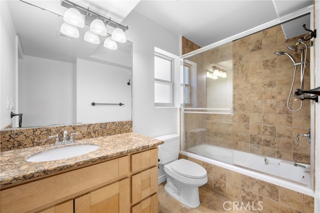 345 W Loraine Street, Glendale CA: https://media.crmls.org/medias/18a59343-1045-43cd-a249-a3b5d5a1e68c.jpg