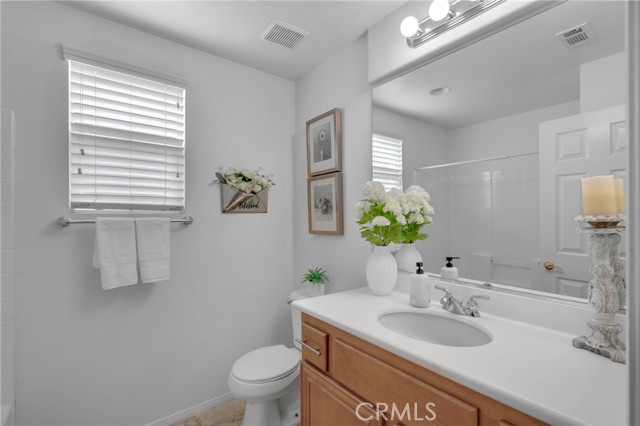 33736 Emerald Creek Court, Temecula CA: https://media.crmls.org/medias/18a5f7ba-3ce3-45cf-8ee3-0802bb42a918.jpg