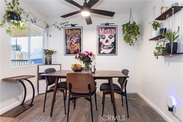 18307 Burbank Boulevard, Tarzana CA: https://media.crmls.org/medias/18a6bd33-829a-48aa-8d42-e9a7e97894f3.jpg