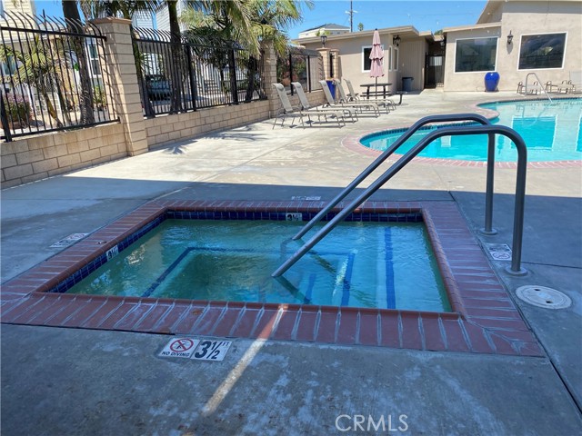 80 Huntington, Huntington Beach CA: https://media.crmls.org/medias/18a6dae1-6830-42aa-a7c0-74486214c09a.jpg
